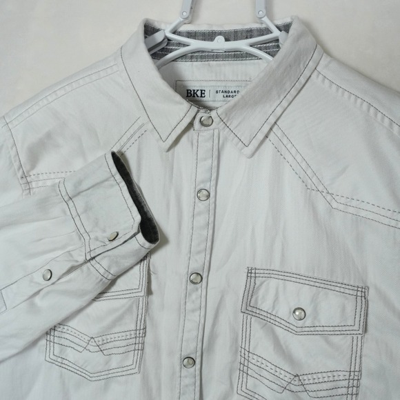 EUC - BKE Shirt Mens Large White Long Sleeve Pearl Snap Button‎ Standard Fit - Picture 1 of 9